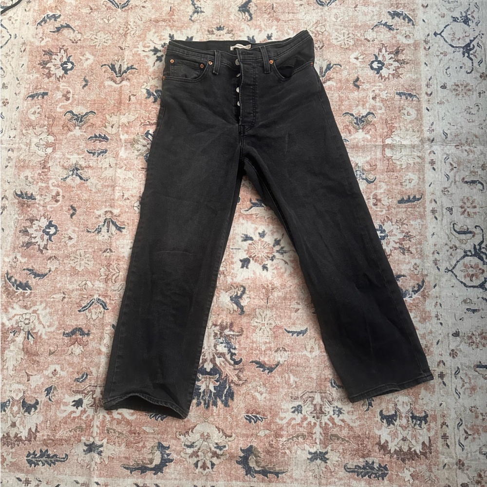 Ribcage straight ankle jeans